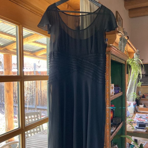 Liz Claiborne Elegant Black Flutter Sleeve Midi Dress - Picture 9 of 11